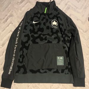 Sportswear NYC Parks Quarter Zip Pullover